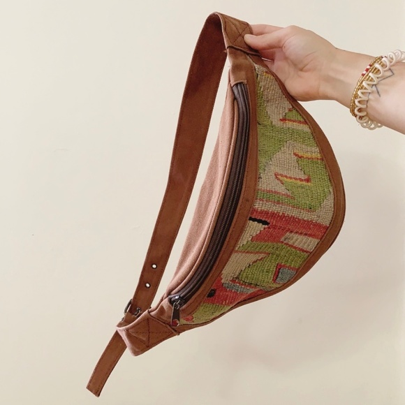 Vintage Handbags - vintage • woven fanny pack Vintage Handbags - vintage • woven fanny pack